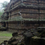 Carving on the corner of the Phlimeanakas temple Carving on the corner of the Phlimeanakas temple